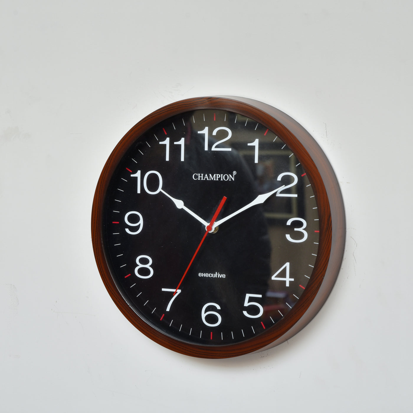 Champion Wood brown Wall Clock
