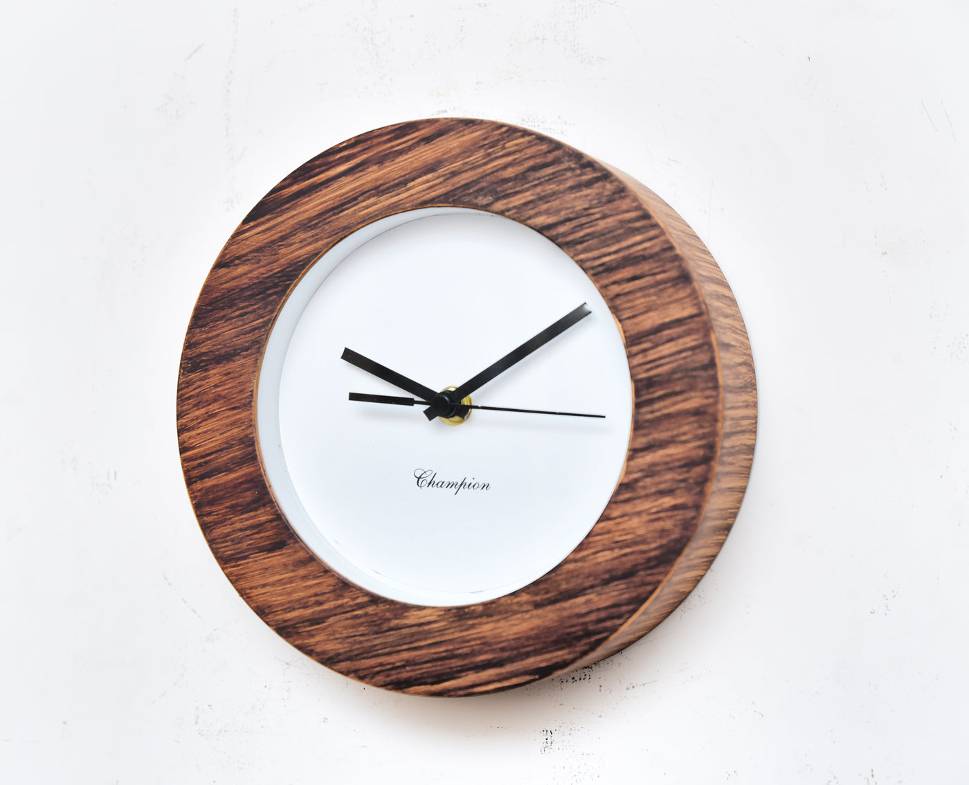 Champion White Dial Dark Ply-Wood Round Table Clock For Decor